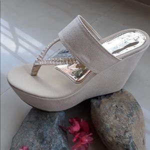 Cream plataforma talla 5 & black plataforma talla5